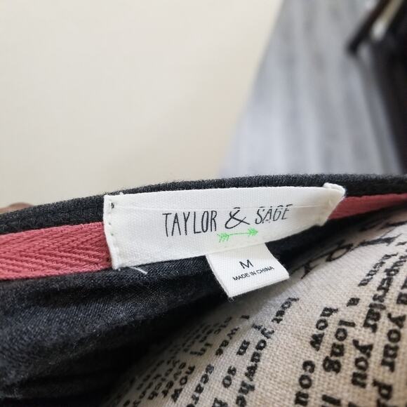 Taylor and Sage top size Medium - Picture 3 of 9